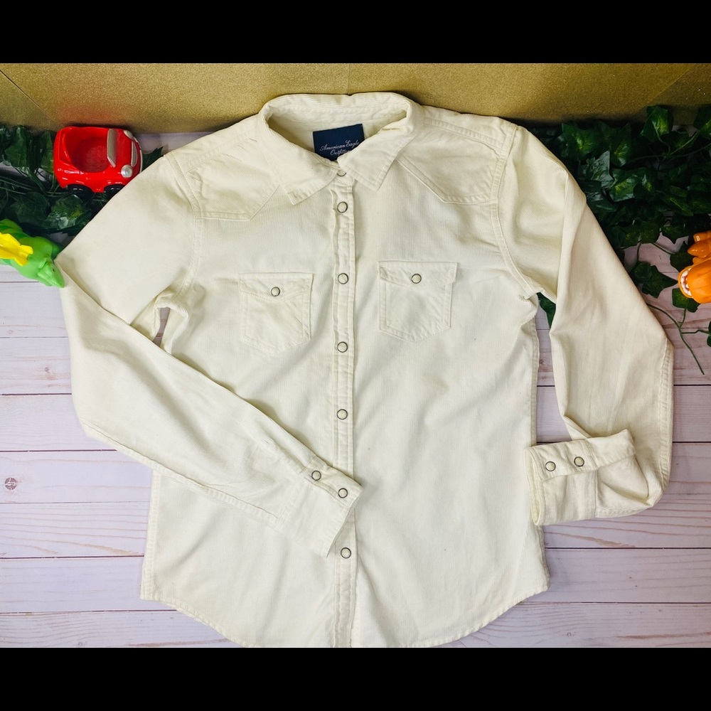 American Eagle long sleeve Corduroy Button Down - XS